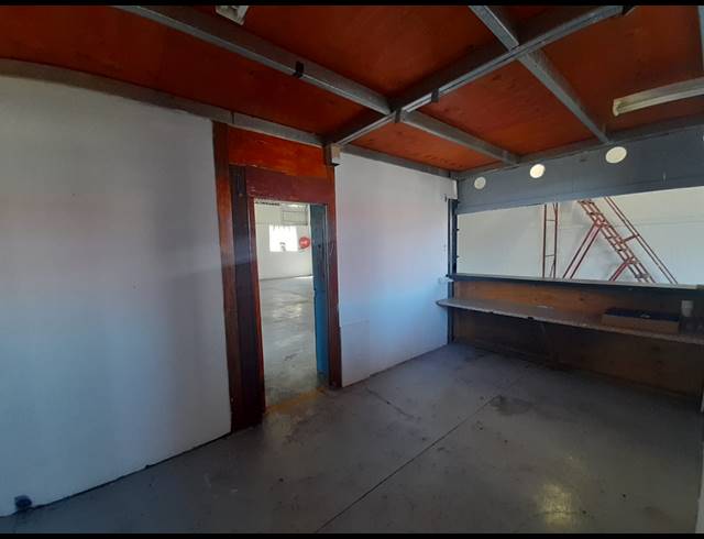 1,695M² BUILDING SOLD IN ATHLONE